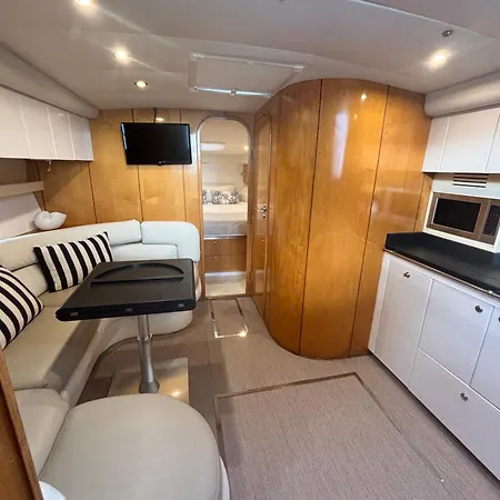 船屋 A Bordo De Un Barco En La Costa Del Sol *